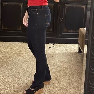 Low-Rise Barely Boot Jeans - Express - SZ. 8R